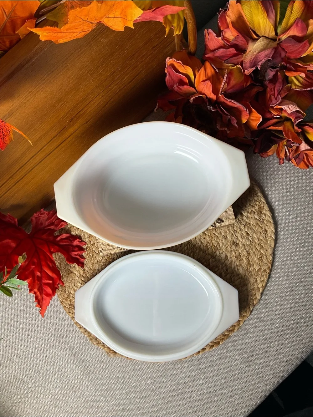 Vintage Pyrex Old Orchard 1.5&2.5 Qt Casserole Set with original lids